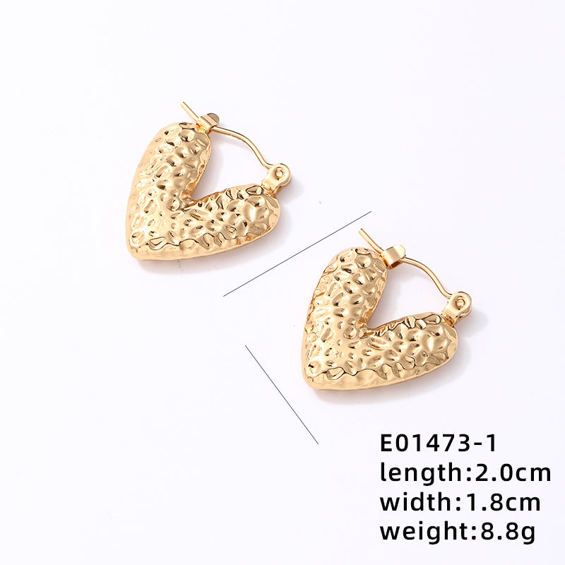 Elara Vintage Heart Earrings
