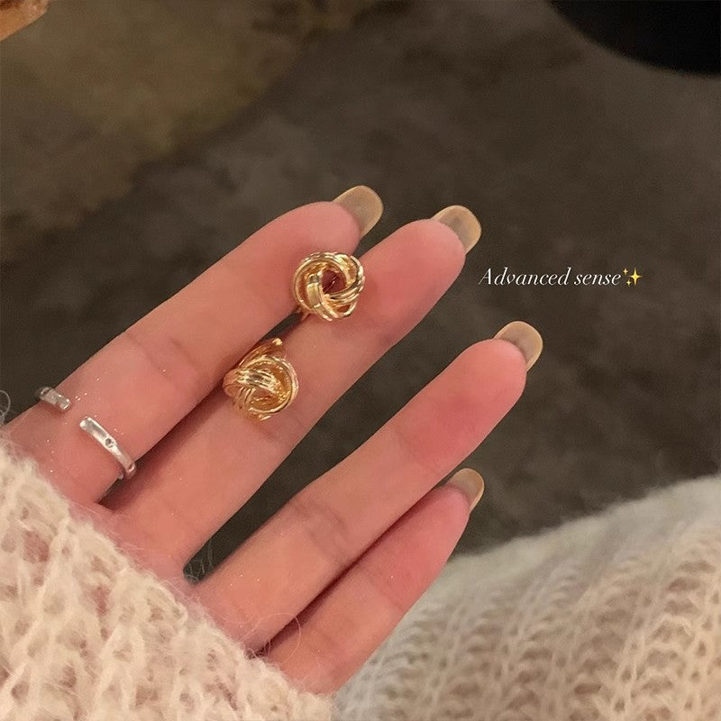 Geo Minimal Stud