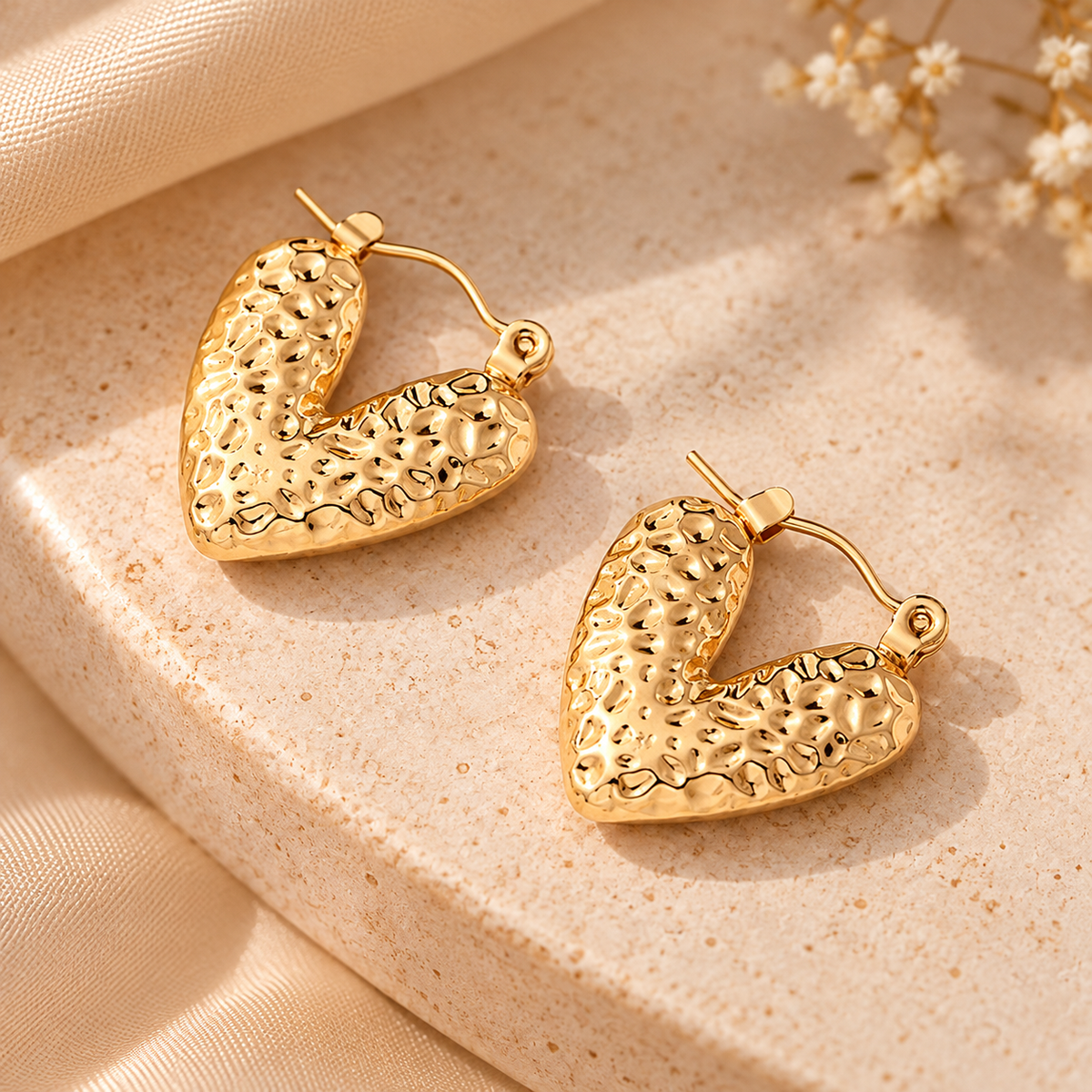 Elara Vintage Heart Earrings